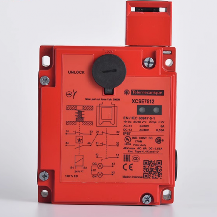 XCSE7512 Schneider new original authentic chip security door lock switch