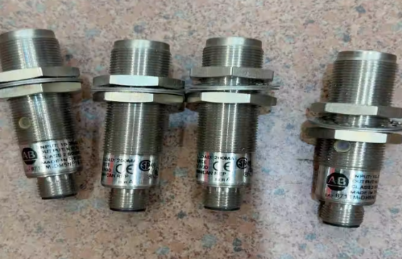 871TM-DH5NP18-D4 Allen-Bradley Inductive Proximity Sensor