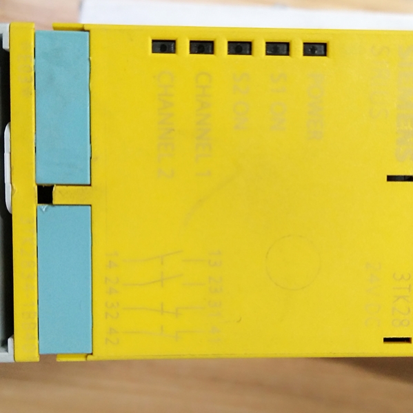 3TK2834-1BB40 SIEMENS Safety relay New and Original
