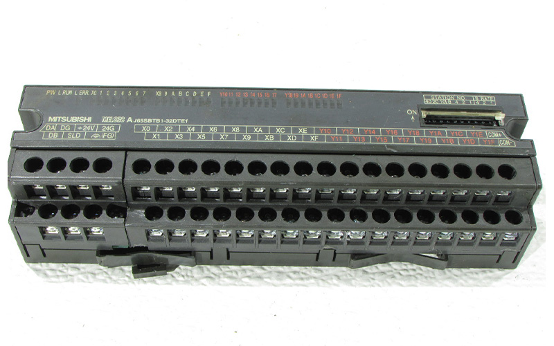 PLC CC-LINK IO Module Mitsubishi AJ65SBTB1-32DTE1