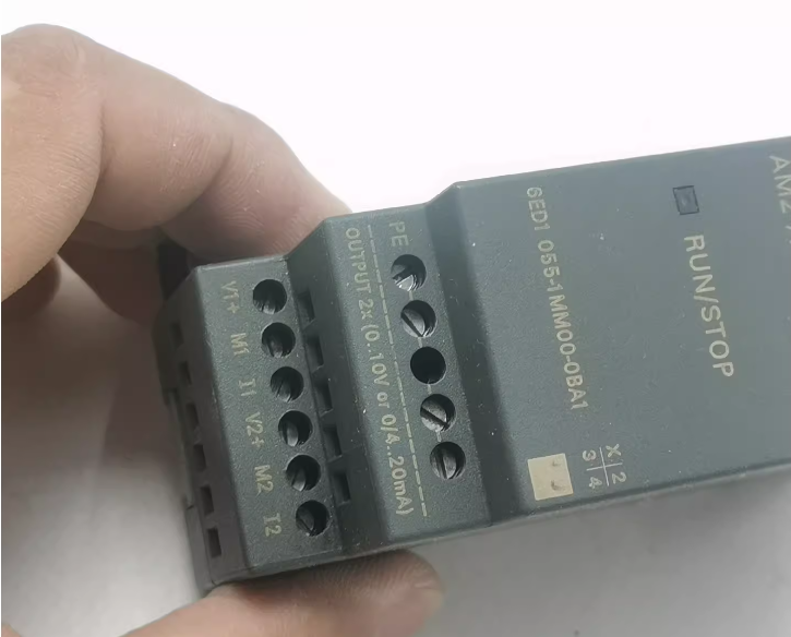 am2 aq expansion.pu: neue 6ed1055-1mm00-0ba1 siemens - logo!dc 24v, 0 / 4-20ma 2aq, 0-10v