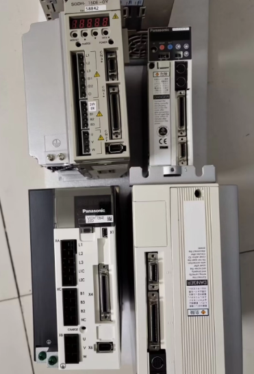 1 PC Yaskawa SGMAH-A8A1A-YR11 USED servo motor