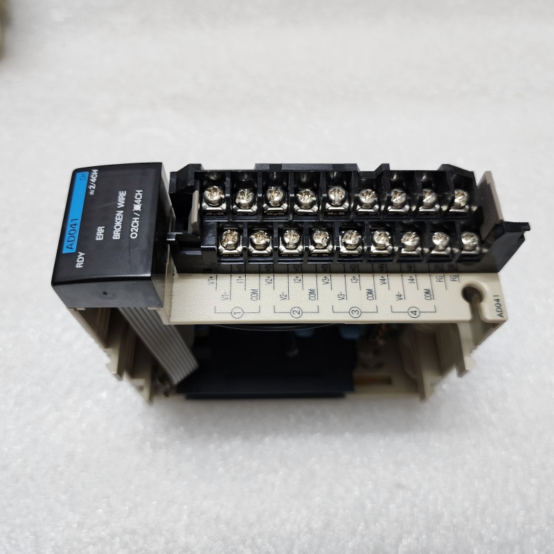 New CQM1-AD041 in box Omron PLC A/D Unit