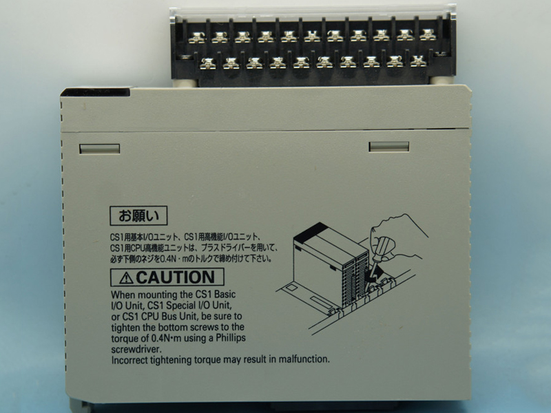 new Omron CS1W-AD081-V1 PLC programmable controller module