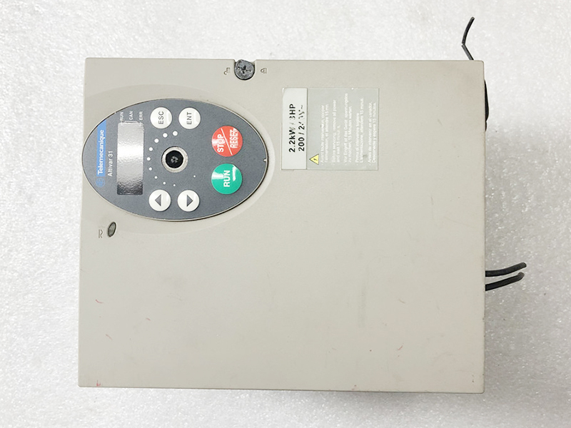 ATV31HU22M2A Schneider frequency converter