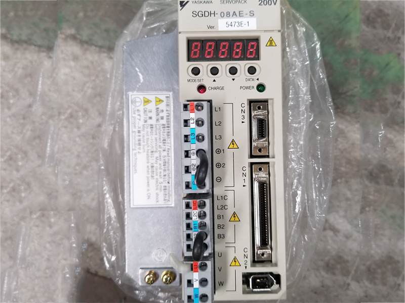 Yaskawa SGDH-08AE-S 0,8 kW SERVO-TREIBER
