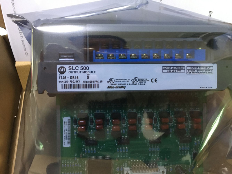 Allen-Bradley 1746-OB16 NEU UND ORIGINAL BOX