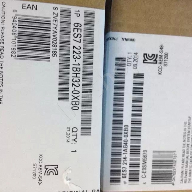 new Siemens 6ES7223-1BH32-0XB0 Input/output module