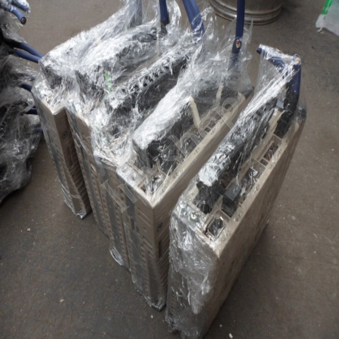 Used SGDV-R70A21A Yaskawa 1PC servo drive
