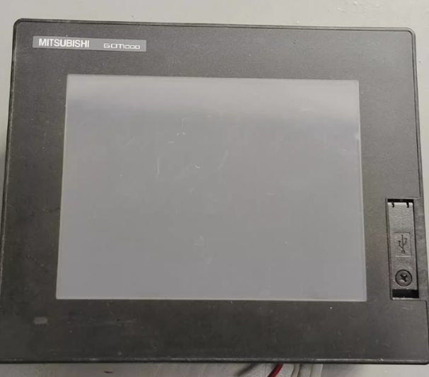 NEW IN BOX Mitsubishi HMI TOUCH SCREEN GT1450-QLBD