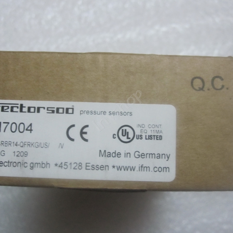 PN7004 IFM Pressure sensor with display