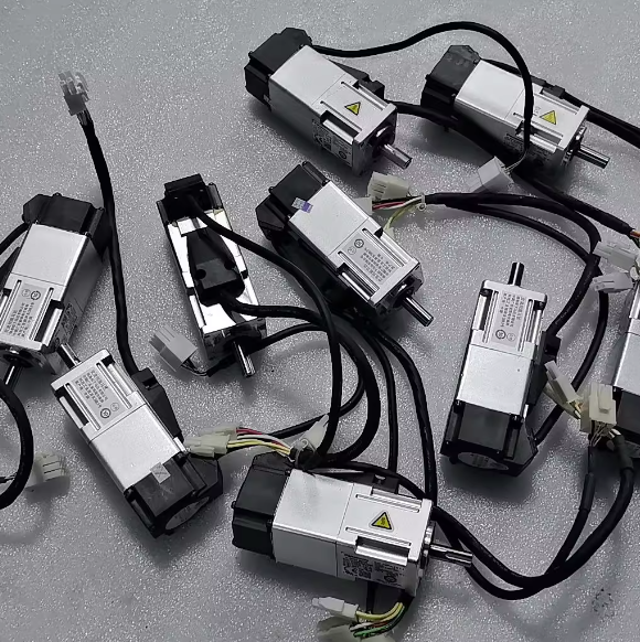 Panasonic Servomotor Neu und Original MSMF5AZL1V2M