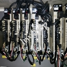 sgdv-r90a25a yaskawa verwendet 1pc servoantrieb