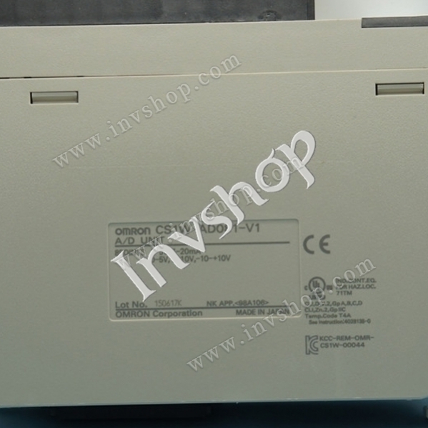 new Omron CS1W-AD081-V1 PLC programmable controller module