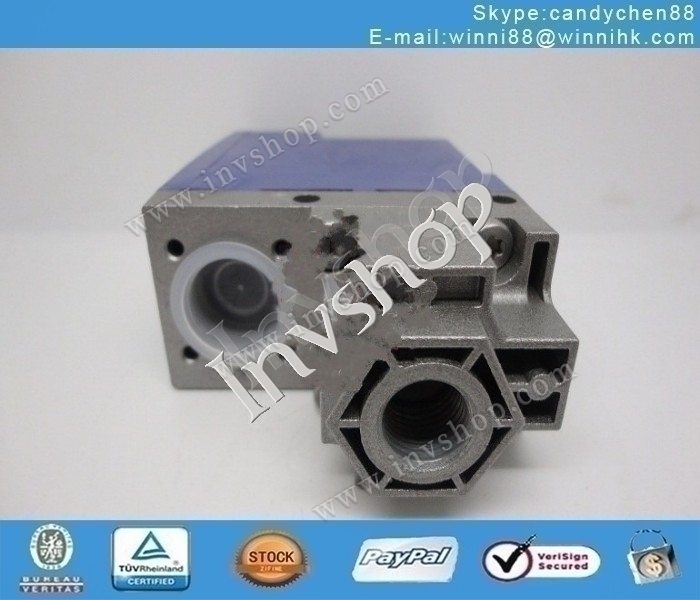 new Schneider XMLB010A2S11 pressure switch