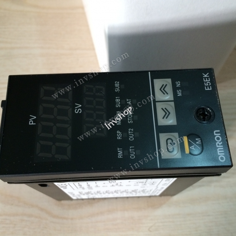 Omron E5EK-AA2-DRT AC/DC 24V thermostat