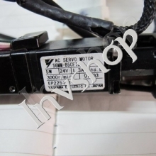 Yaskawa SGMM-B5CF13 servo motor