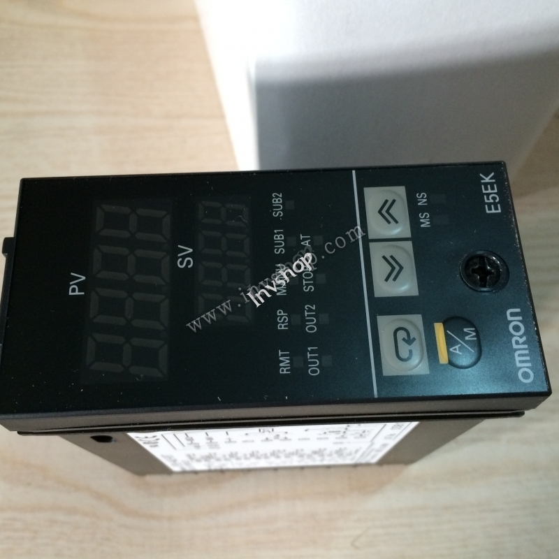 Omron E5EK-AA2-DRT AC/DC 24V thermostat